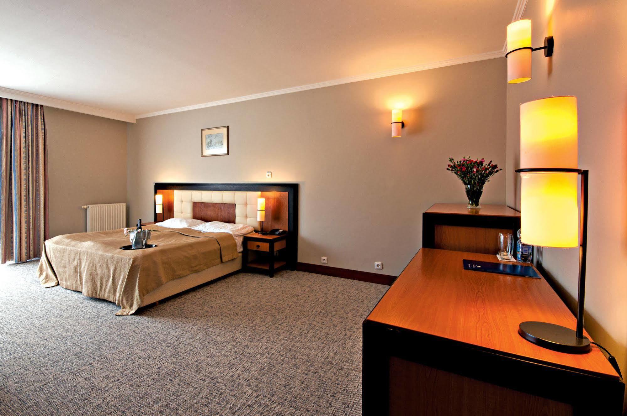 Leba Hotel & Spa Ngoại thất bức ảnh